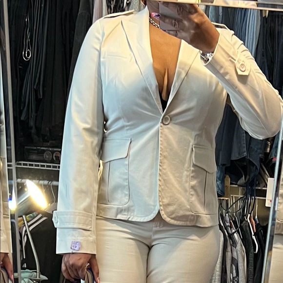 Cream Blazer Short Set - Picture 4 of 6